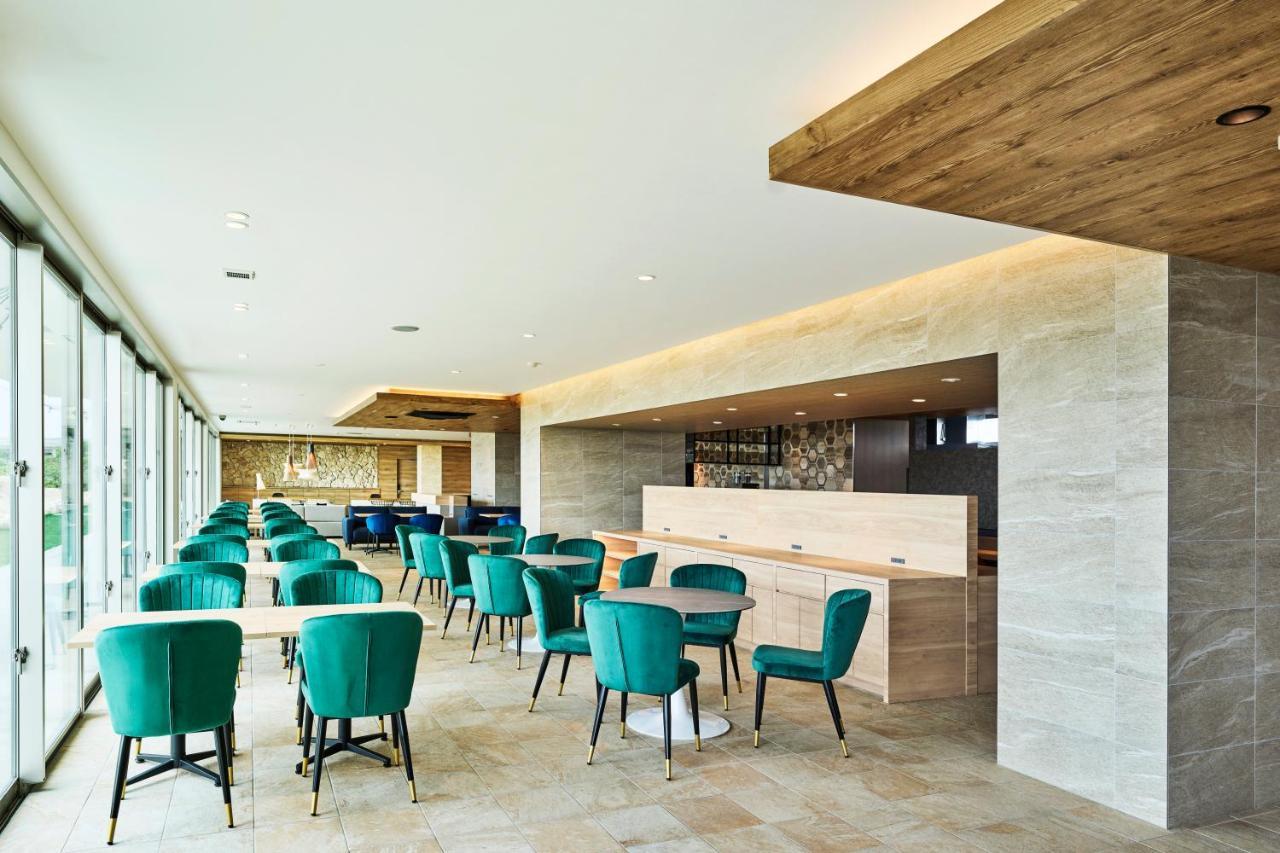 Watermark Hotel Okinawa Miyakojima Eksteriør bilde